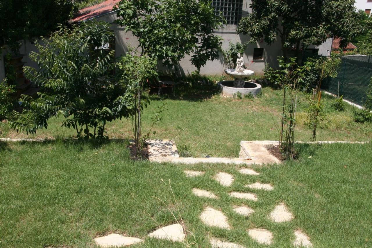 Apartments Sena Pula Exterior foto